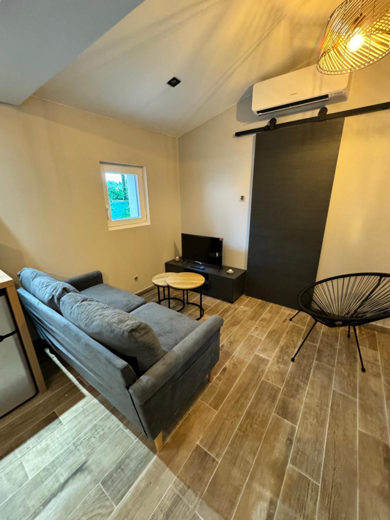 Mazet En Campagne Apartment Arles Bagian luar foto