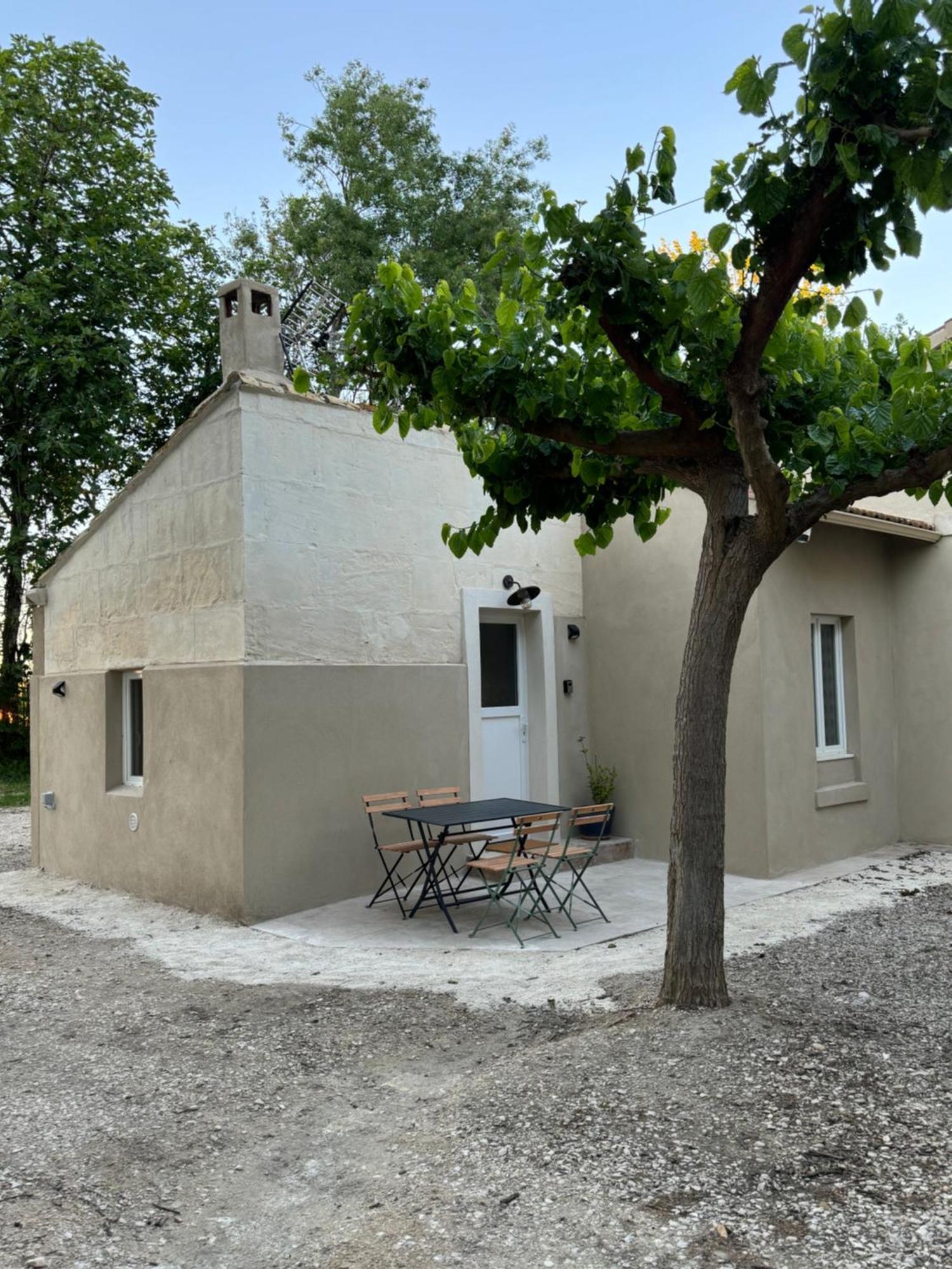 Mazet En Campagne Apartment Arles Bagian luar foto